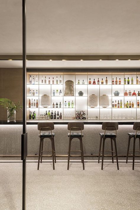 Back Of The Bar Design, Led Lit Bar Shelves, Sophisticated Bar Design, Cool Bar Design, Office Bar Design, Minimal Bar Design, House Bar Design, Best Bar Design, Back Bar Design