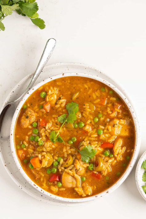 Puerto Rican Chicken Stew, Puerto Rican Chicken, Tomato Sauce Chicken, Puerto Rican Dishes, Boricua Recipes, Chicken Rice Soup, Adobo Seasoning, Puerto Rican Recipes, Rice Soup