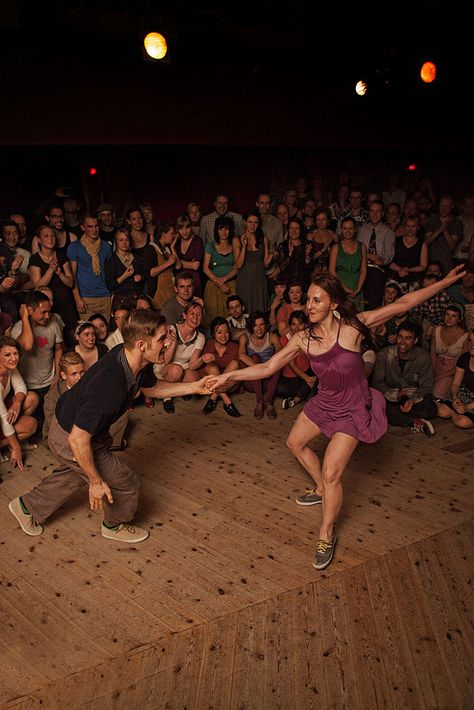 Slow Dancing Couples, Dancing People, Couple Dance, Dance Camp, Dance Inspiration, Dance Forever, Types Of Dancing, World Dance, Lindy Hop