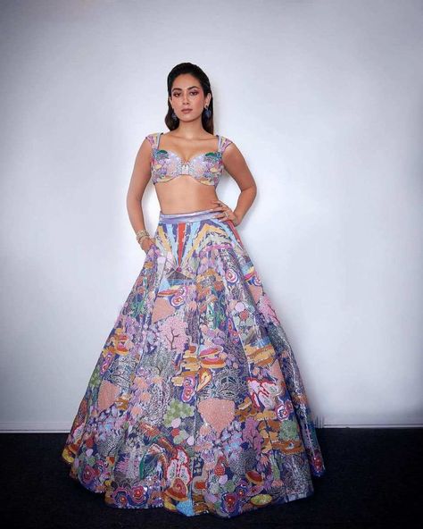 Western Wedding Guest Outfit, Lilac Lehenga, Aisha Rao, Mira Kapoor, Purple Lehenga, Mira Rajput, Black Lehenga, Millennials Fashion, Asian Bridal