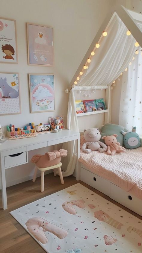 Girl Toddler Bedroom Designs, Bedroom For 5 Year Girl, Toddler Girl Small Bedroom Ideas, Preschool Girl Bedroom, Girls Bedroom Toddler, Toddler Room Girl, Toddler Bedroom Design, Bedroom Moody, Bedroom Ideas For Teens