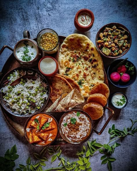 Marathi Culture, Indian Thali, Indian Food Photography, Like Rice, Cooking Contest, Food Pic, Clean Eating Breakfast, Vegetarian Snacks Recipes, College Board