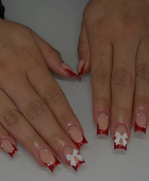 Incorporating Bow Nail Art into Your Summer Wedding Look Nails Acrylic Tips, Bow Nail Art Designs, Nails Red And White, White Nail Inspo, Cute Red Nails, Joy Nails, Short Red Nails, Carin Leon, Bow Trend