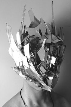 Ramon todo Masks Halloween, Wearing A Mask, Masks Art, Broken Glass, Arte Inspo, Halloween 2020, Art Installation, Futurism, Mirror Art