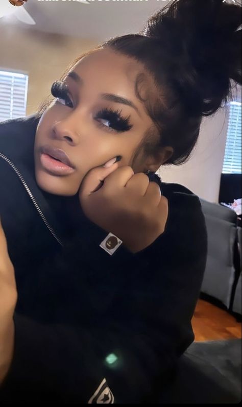 Lash Extensions Styles, Pretty Lashes, Wispy Lashes, Looks Black, Foto Ideas Instagram, Baddie Hairstyles, Pretty Selfies, Black Girls Hairstyles, Aesthetic Hair