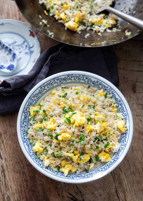 Chinese Egg Fried Rice Recipe (Easy and Fast) - Beyond Kimchee Egg Fried Rice Recipe Easy, Chinese Egg Fried Rice, Air Fried Tofu, Twice Cooked Pork, Popular Chinese Dishes, Fried Rice Recipe Easy, Chinese Egg, Wok Cooking, Egg Fried Rice