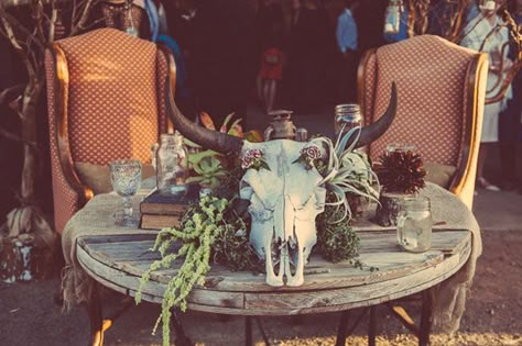 steer skull Western Wedding Ideas, Western Weddings, Steer Skull, Yosemite Wedding, Cowboy Wedding, Animal Skull, Western Parties, Boda Mexicana, Santa Ynez