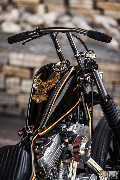 Bobber Chopper Harley Davidson, Harley Sportster Chopper, Harley Davidson Sportster 1200 Custom, Dyna Chopper, Custom Choppers Old School, Bobber Handlebars, Black Chopper Motorcycle, Choppers Motorcycles, Softail Chopper