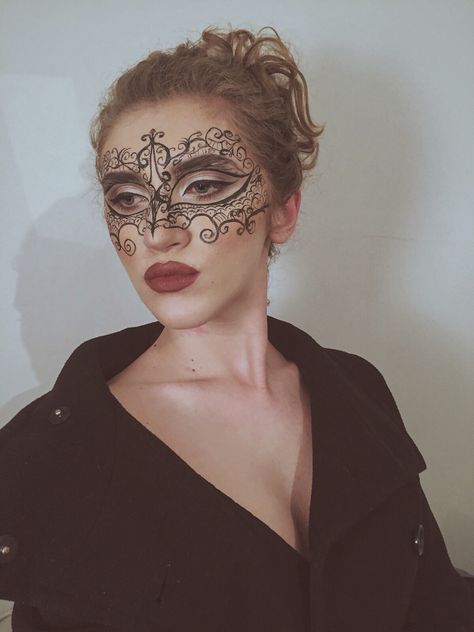 @marte.makeup Mask and ball Mascarade Makeup Mask, Masquerade Inspired Makeup, Face Paint Masquerade Mask, Face Painting Mask Masquerade, Mascarade Mask Makeup, Masquerade Makeup Look, Masquerade Makeup Ideas With Mask, Make Up Masquerade, Masquerade Makeup Mask