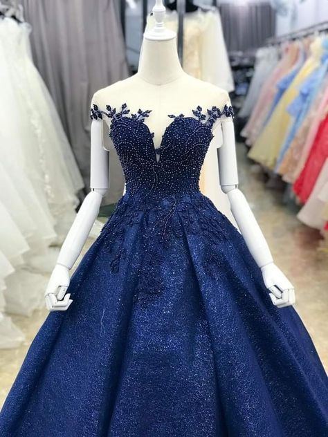 Dark Blue Prom Dress Ball Gown, Celestial Quinceanera Dress, Quince Navy Blue Dresses, Navy Blue Quinceanera Dresses With Silver, Navy Blue Sweet 16 Dress, Ball Gowns Navy Blue, Dark Blue Ball Gowns, Damas And Chambelanes Outfits, Dark Blue Quince Dress