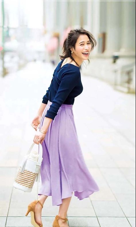 Lavender Skirt Outfit, Black Pencil Skirt Outfit Work, Purple Skirt Outfit, Vestido Color Lila, Black Pencil Skirt Outfit, Lavender Outfit, Lavender Skirt, Pencil Skirt Outfits, Casual Skirt Outfits