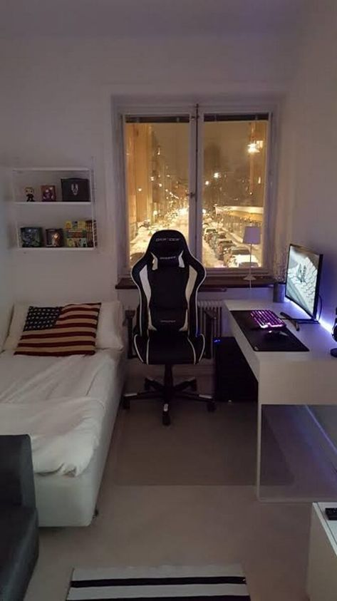 Simplicity for Dorm Room Gaming Room Simple, Setup Gamer Simples, Simple Room Ideas, Gaming Bedroom, Bilik Idaman, Hiasan Bilik Tidur, Desk Diy, Boy Bedroom Design, Bedroom Games