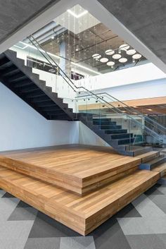 stair with platform Monumental Stair, Commercial Stairs, Tiered Seating, Modern Stairs, Corporate Interiors, Lan Can, Interior Stairs, Workplace Design, Interior Design Magazine