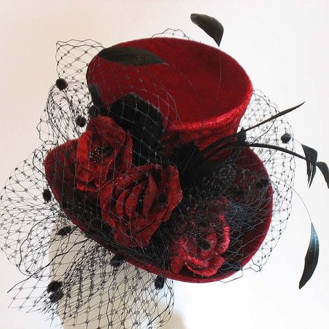 Top Hat Aesthetic, Red Top Hat, Karneval Diy, Top Hats For Women, Red Velvet Top, Steampunk Couture, Tea Hats, Steampunk Top Hat, Steampunk Halloween