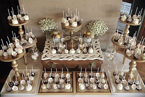 Pretty Vintage cake pop display for engagement/wedding by Niknaks Sweetest Treats Baptism Desserts, Cake Pop Display, Vintage Pasta, Wedding Table Display, Cake Pop Displays, Wedding Cake Display, Wedding Cake Pops, Vintage Wedding Cake, Cake Pop Ideas