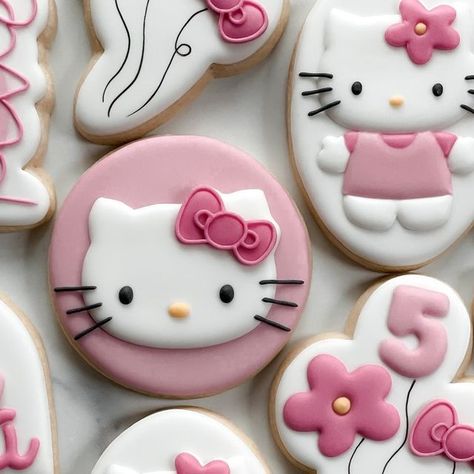 Hello Kitty Birthday Cookies, Bratz Cookies, Hello Kitty Cookies Decorated, Cute Sugar Cookies Designs, Hello Kitty Birthday Party Ideas Cake, Coquette Cookies, Hello Kitty Sugar Cookies, Hello Kitty Themed Birthday Party, Birthday Cookies Decorated