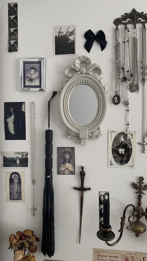 Vintage Goth Aesthetic Room, White Goth Living Room, Gothic Dressing Room, White Goth Decor, Silver Room Aesthetic, White Goth Bedroom, White Goth Room, Minimalist Goth Decor, Goth Interior Design