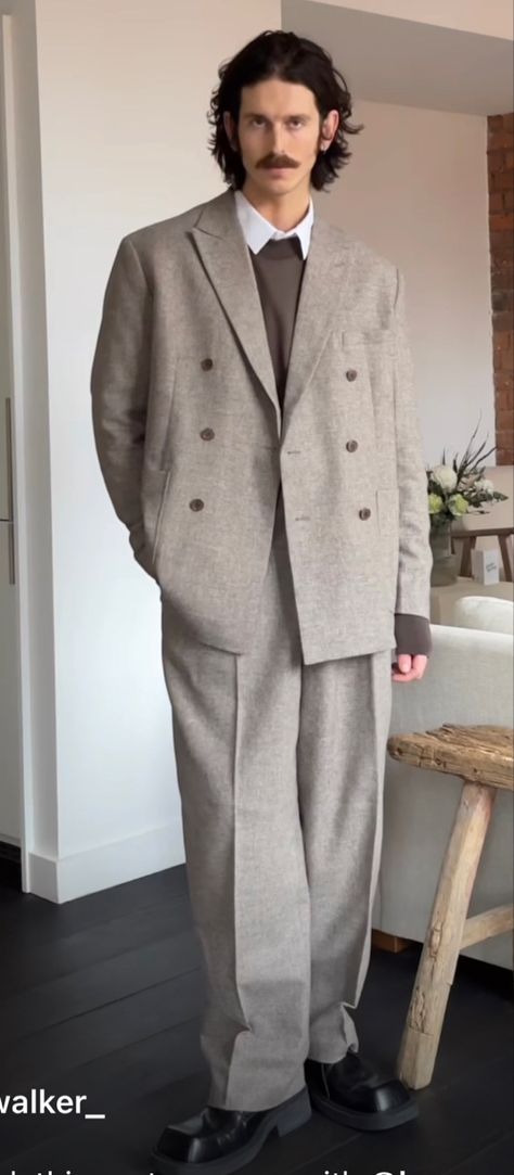 Oversized Double Breasted Blazer Outfit, Baggy Prom Suit, Loose Fitting Suits Men, Oversized Formal Outfit Men, Retro Suits Men, Messy Suit, Mens Oversized Suit, Men Suit Oversized, Baggy Suits Men