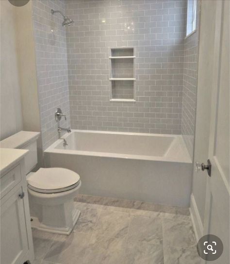 Drømme Bad, Bilik Air, Bad Inspiration, Hall Bathroom, Bathroom Remodel Designs, Bathroom Remodel Shower, Upstairs Bathrooms, Bathroom Redo, Tub Shower Combo