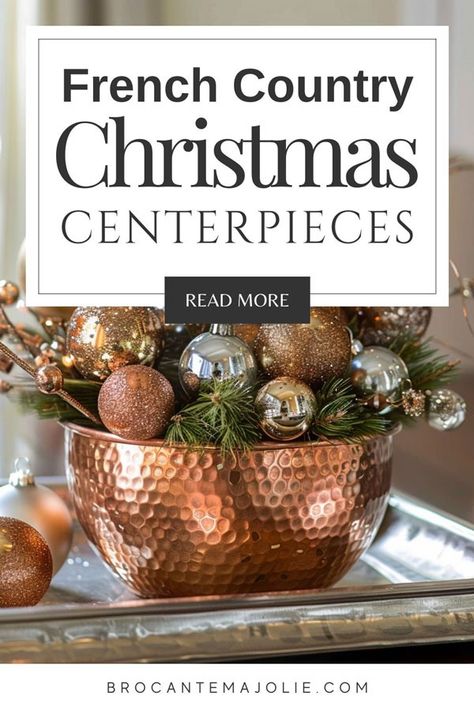 French country Christmas: 13 vintage centerpieces ideas - Brocante Ma Jolie Vintage Christmas Coffee Table Decor, Country Christmas Centerpieces, European Christmas Decorations, Christmas Centrepiece Ideas, French Country Cottage Christmas, French Country Crafts, Tiny Christmas Trees, French Country Christmas, European Christmas