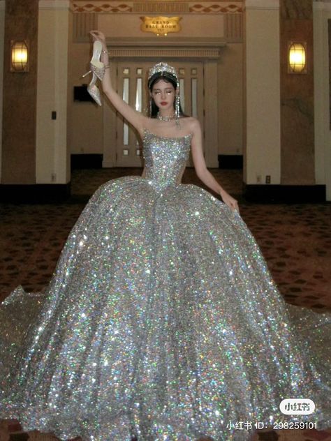 Wedding Dress Sparkle, Fantasy Dress Princesses, Shiny Wedding Dress, Puffy Prom Dresses, Prom Dress With Train, Dress Sparkle, Bride Wedding Dress, Ethereal Dress, Dress With Train