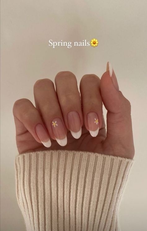 Simple Europe Nails, How To Paint Nails, Nail Hacks, Paint Nails, Milky Nails, Summer Nail Designs, Summer Manicure, Simple Gel Nails, Summery Nails