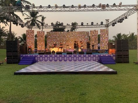 Dance Stage Wedding, Sangeet Event Decoration, Sangeet Decoration Outdoor, Wedding Reception Outdoor Decorations, Sangeet Stage Design, Sangeet Event Decor, Sangeeth Stage Decorations, Sundowner Party Decor, Dancing Floor Wedding