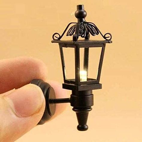 Miniature Desk, Dollhouse Lighting, Garden Lamp, Miniature Dollhouse Furniture, Led Diy, Dolls Houses, Diy Dollhouse Furniture, Dollhouse Decor, Street Lamp