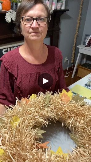 Hay Wreath Ideas, Raffia Wreath Diy, Raffia Wreath, Crafty Decorator, Grass Skirt, Happy Sunday Everyone, Crafty Diy, Diy Wreath, Crafty Ideas