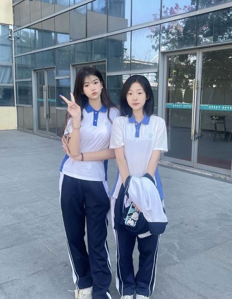 Pe Outfits For School Korean, School Pe Uniform Aesthetic, Boarding School Aesthetic Uniform Pe, Japanese Sports Uniform, Aesthetic Pe Uniform, Sport Uniform School Korean, Cute Korean School Uniforms, Highschool Outfits Uniform, Korean Gym Uniform