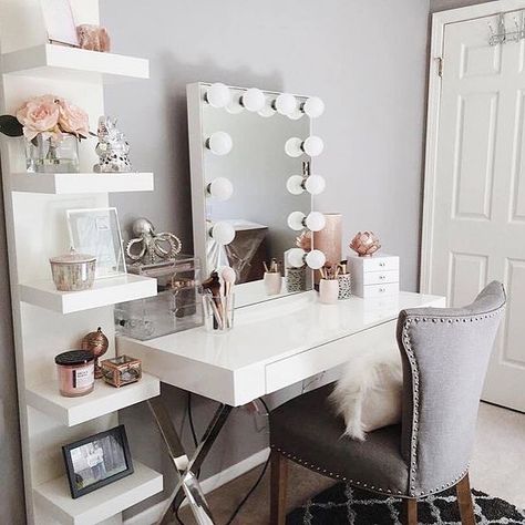 Some pretty vanity inspo  via Pinterest #houseofpretty University Ideas, Interior Boho, Diy Organizing, Vanity Room, Glam Room, Organization Diy, Room Deco, Room Goals, Makeup Rooms