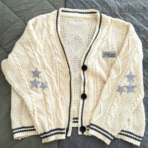 Taylor Swift Folklore Cardigan T Swift Cardigan, Taylor Swift Sweater Crochet, Taylor Swift's Cardigan, Diy Folklore Cardigan, Taylor Swift Cardigan Folklore, Ts Cardigans, Taylor Swift Knitting, Taylor's Cardigan, Swiftmas Basket