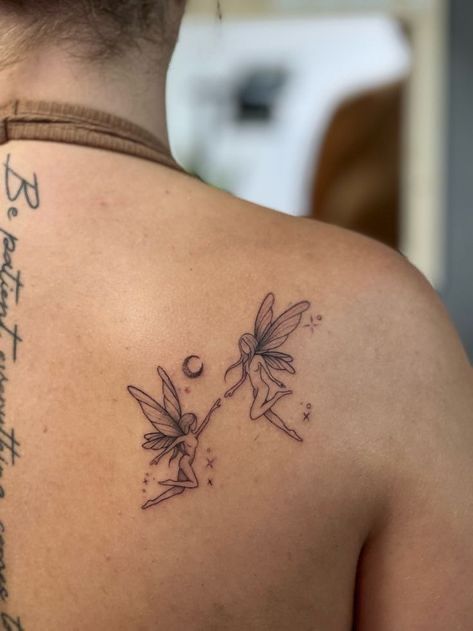 Spine Fairy Tattoo, Flower Back Tattoo Women Spine, But Tattoos For Women, Bear Tattoo Ideas For Women, Cute Spine Tattoos, Cool Spine Tattoos, 3 Person Tattoo, Full Back Tattoo Women, Women Back Tattoos