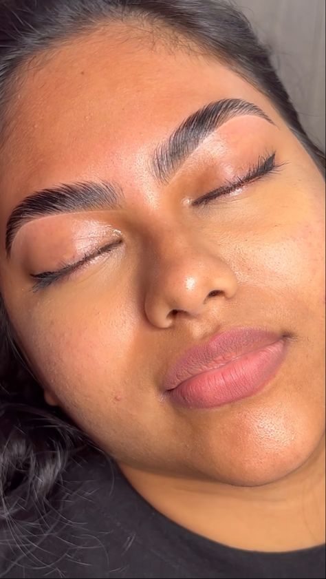 Eyebrow Tinting And Lamination, Eye Brows Aesthetic, Eyebrow Lamination Black Women, Waxed Brows, Eyebrow Tint Black Women, Brow Tech Aesthetic, Brow Lamination And Tint, Eyebrow Lamination Aesthetic, Eyebrow Lamination