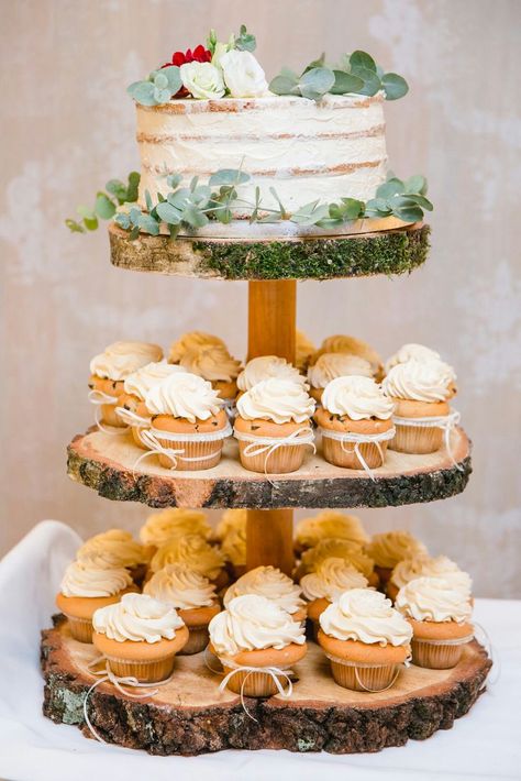 Wedding Cake Etagere, Vintage Pasta, Wedding Cake Prices, Torte Cupcake, Cake Pricing, Fall Wedding Cakes, Wedding Cakes With Cupcakes, Wedding Cakes Vintage, Pumpkin Spice Cupcakes