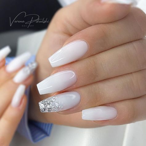 White Shimmer Nails, Shimmer Nails, White Gel Nails, Engagement Nails, New Years Nail Designs, Gorgeous Hairstyles, White Glitter Nails, Subtle Nails, Nail Shimmer