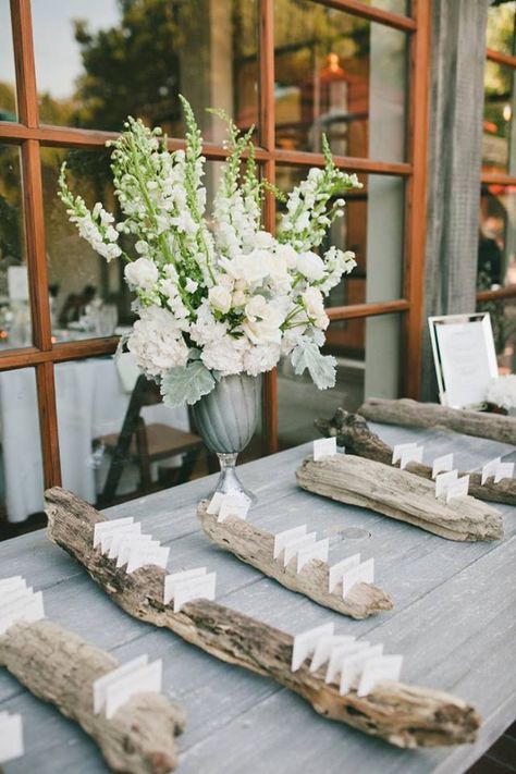 Driftwood Place Cards, Driftwood Alter Wedding, Wedding Name Card Display, Beach Wedding Table Assignments, Driftwood Table Numbers, Coastal Wedding Seating Chart Ideas, Driftwood Table Decor, Driftwood Wedding Decor, Driftwood Centerpiece Wedding