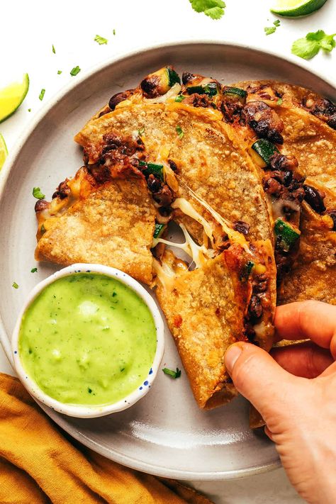 These crispy zucchini black bean tacos are quick and easy to make with an irresistible avocado dipping sauce. Crispy black bean tacos are always a winner...but let's sneak some extra veg in there too! ♡ Mexican Recipies, Vegetarian Tacos Recipes, Crispy Zucchini, Crispy Tacos, Black Bean Tacos, Potato Tacos, Bean Tacos, Vegetarian Tacos, Gimme Some Oven