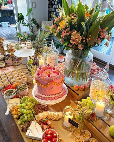 Birthday Lunch, Birthday Dinner Party, Spring Brunch, Dinner Party Table, Garden Party Birthday, Party Aesthetic, Summer Garden Party, Garden Birthday, Birthday Brunch