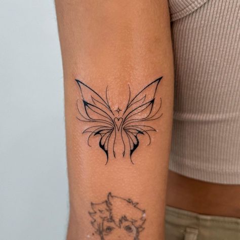 Around Arm Tattoo, Basic Tattoos, Small Girly Tattoos, Chic Tattoo, Blackout Tattoo, Petite Tattoos, Tattoos For Black Skin, Stomach Tattoos, Butterfly Tattoo Designs