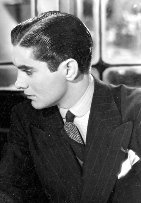 Tyrone Power in ‘Cafe Metropole’, 1937 1930s Romance, 1930s Actors, Tyrone Power, 얼굴 그리기, Hollywood Men, Hubba Hubba, Classic Menswear, Men Haircut, Haircut Styles