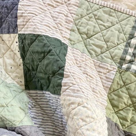 Allison • Peony Pedal Quilts on Instagram: "A scrappy simple patchwork will always have my heart.   I didn’t think too hard about pulling fabric scraps here. Just stuck to sage greens, denim, and cream. And then had to dial up the cute factor a bit by finishing it off with these adorable bears on the back. 🤍  My go to square size for scrappy squares is 5.5”. Arranging 8 squares across by 10 down will give you a nice size baby quilt. Approximately 40x50”.  #scrappyquilt #patchworkquilt #babyquilt #greenandbluequilt #quiltcrinkles" Sage Green Quilts Color Schemes, Quilt With Squares, Sage Green Quilt Patterns, Green Floral Quilt, Green Quilt Patterns, Simple Square Quilt, Simple Baby Quilt Patterns, Small Square Quilt, Green Quilts Ideas