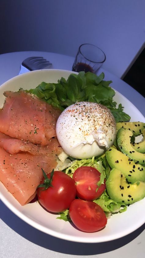 #Baking Recipes, Salmon Burrata, Dessert Aesthetic, Pasti Sani, Burrata Cheese, Healthy Salmon, Food Stories, Aesthetic Food, Good Eats Salmon Burrata, Salmon Food, Dessert Aesthetic, Recipes Salmon, Burrata Cheese, Healthy Salmon, Food Stories, Avocado Tomato, Salmon Salad