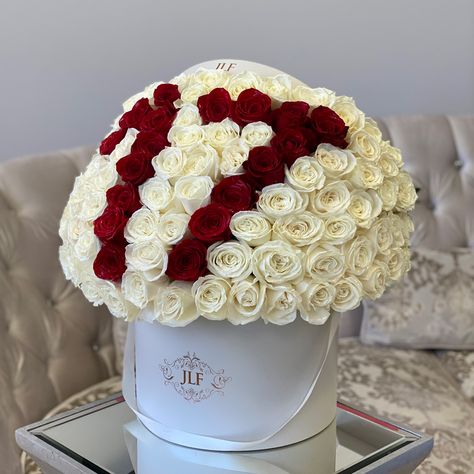 JLF Initial Rose Box - JLF Fresh Roses in Los Angeles Diy Rose Box Arrangement, 20 Roses Bouquet, Flowers Bouquet Aesthetic, Birthday 28, Valentines Birthday Party, Luxury Bouquet, Luxury Flower Bouquets, Red Rose Bouquet, Diy Roses