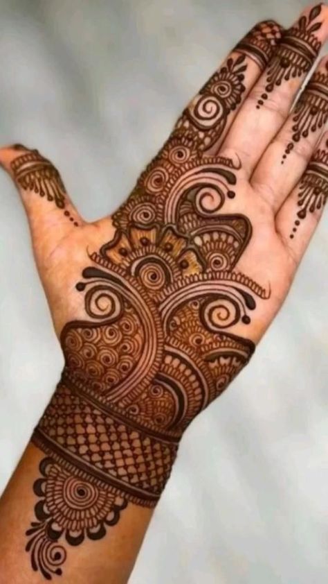 Mehendi Designs For Hands Modern, One Hand Mehndi Design, Mahendi Simple Design, Mehandi Latest Design, Mehndi Design 2024, Heena Design Modern Front Hand Designs, Mehendi Design Simple Front Hand, Mehandi Design For Right Hand, Mehandi Designs Right Hand