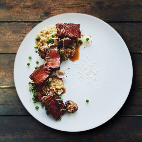 Wild mushroom risotto with seared fillet mignon and flavoured beef caramel sauce. Fillet Steak Fine Dining, Meat Plating Presentation, Fillet Mignon Plating, Filet Mignon Plating, Beef Steak Plating, Risotto Food Photography, Risotto Plating, Beef Plating, Meat Plating