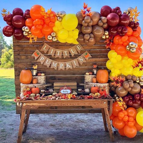 Fall Balloon Garland, Friendsgiving Decorations, Pumpkin Birthday Parties, Thanksgiving Friendsgiving, Pumpkin Birthday, Garland Arch, Baby Shower Pumpkin, Arch Kit, Gold Balloons