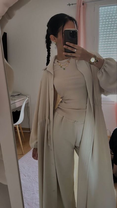 #modestclothing #modest #elegant #elegance #outfitideas #outfit Modest Outfits Muslim, Outfits Muslim, Abaya Outfit, Stile Hijab, Modesty Outfits, Mode Zara, Cute Modest Outfits, Modest Summer Outfits, Modesty Fashion