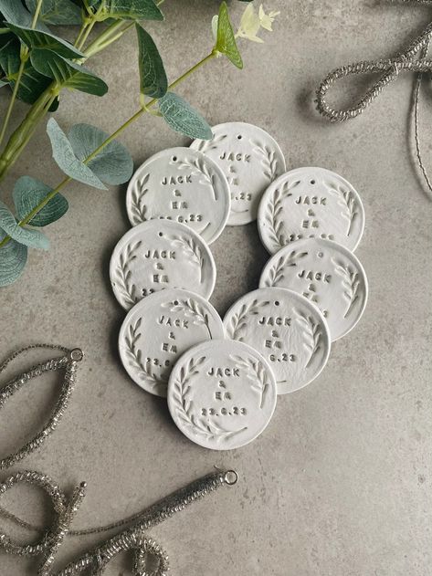 Handmade Personalised Clay Wedding Name Tag Pack of 10 - Etsy Diy Clay Wedding Favors, Handmade Wedding Present, Ceramic Wedding Favours, Polymer Clay Wedding Favors, Pottery Wedding Favors, Clay Wedding Favors, Wedding Polymer Clay, Clay Wreath, Crafts For Wedding