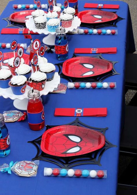 Very cool table at a Spiderman birthday party! See more party planning ideas at CatchMyParty.com! Spiderman Theme Party, Spiderman Birthday Party Decorations, 4de Verjaardag, Spiderman Birthday Cake, Birthday Party Table Decorations, Spiderman Theme, Spiderman Birthday Party, Spiderman Party, Avengers Birthday